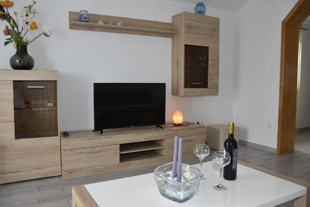 Apartmani Mira Klenovica Exteriér fotografie